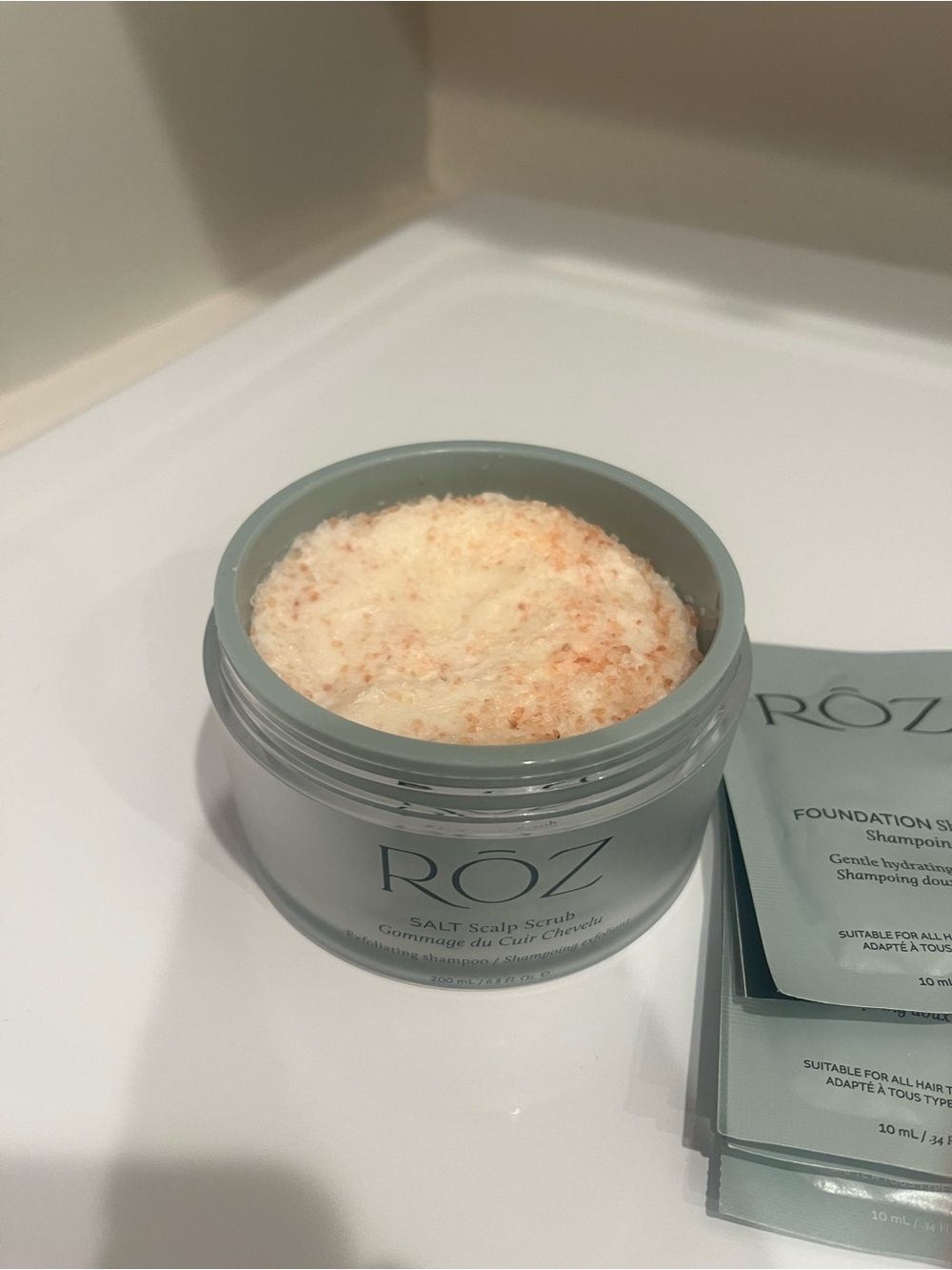 ROZ Salt Scalp Scrub – Cream and Peach Exfoliating Treatment